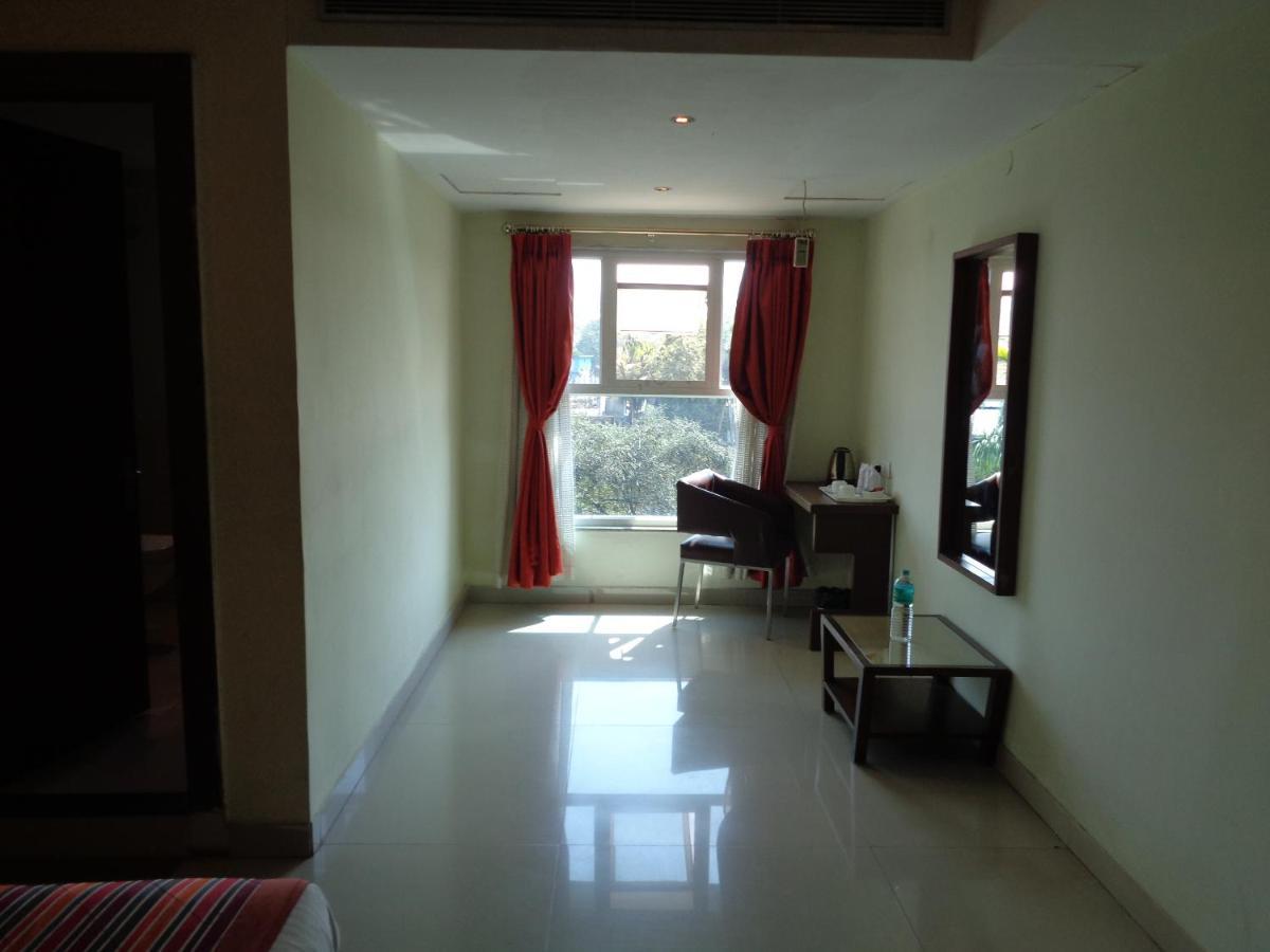 Orbit Hotel - Bagdogra ภายนอก รูปภาพ