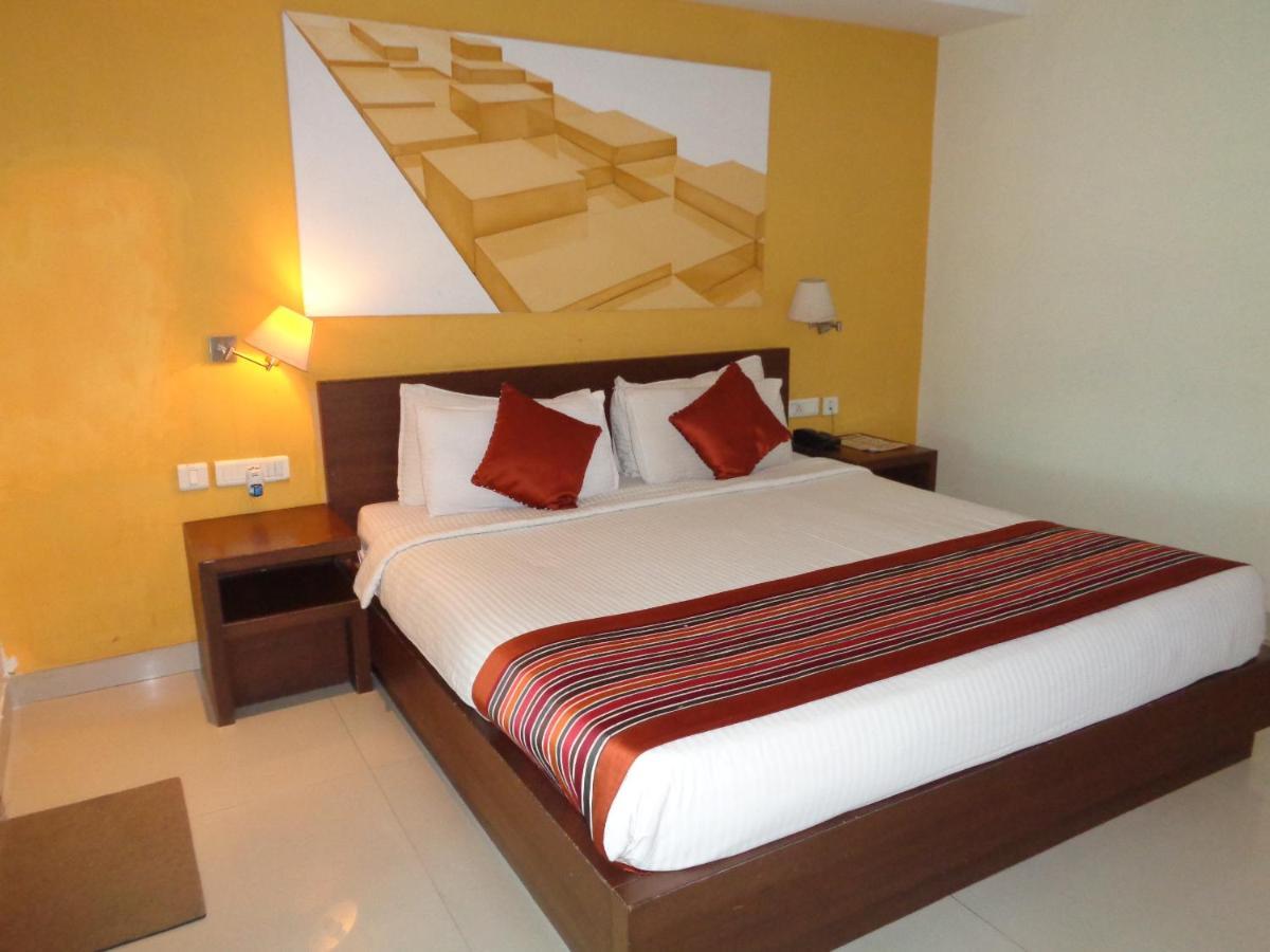 Orbit Hotel - Bagdogra ภายนอก รูปภาพ