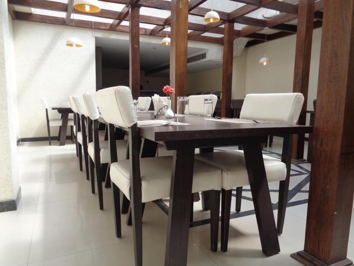 Orbit Hotel - Bagdogra ภายนอก รูปภาพ