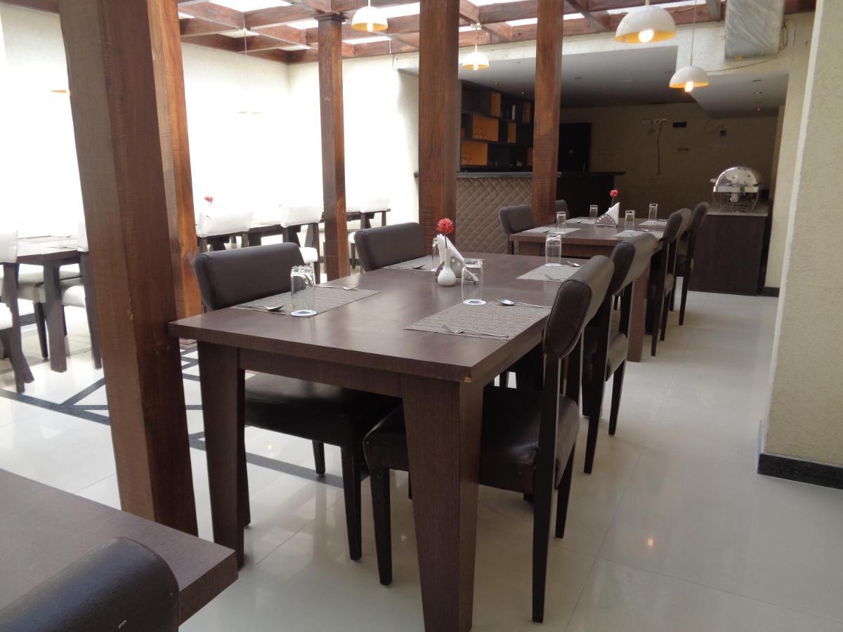 Orbit Hotel - Bagdogra ภายนอก รูปภาพ