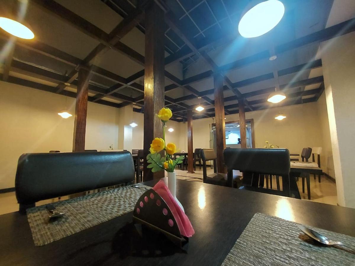 Orbit Hotel - Bagdogra ภายนอก รูปภาพ