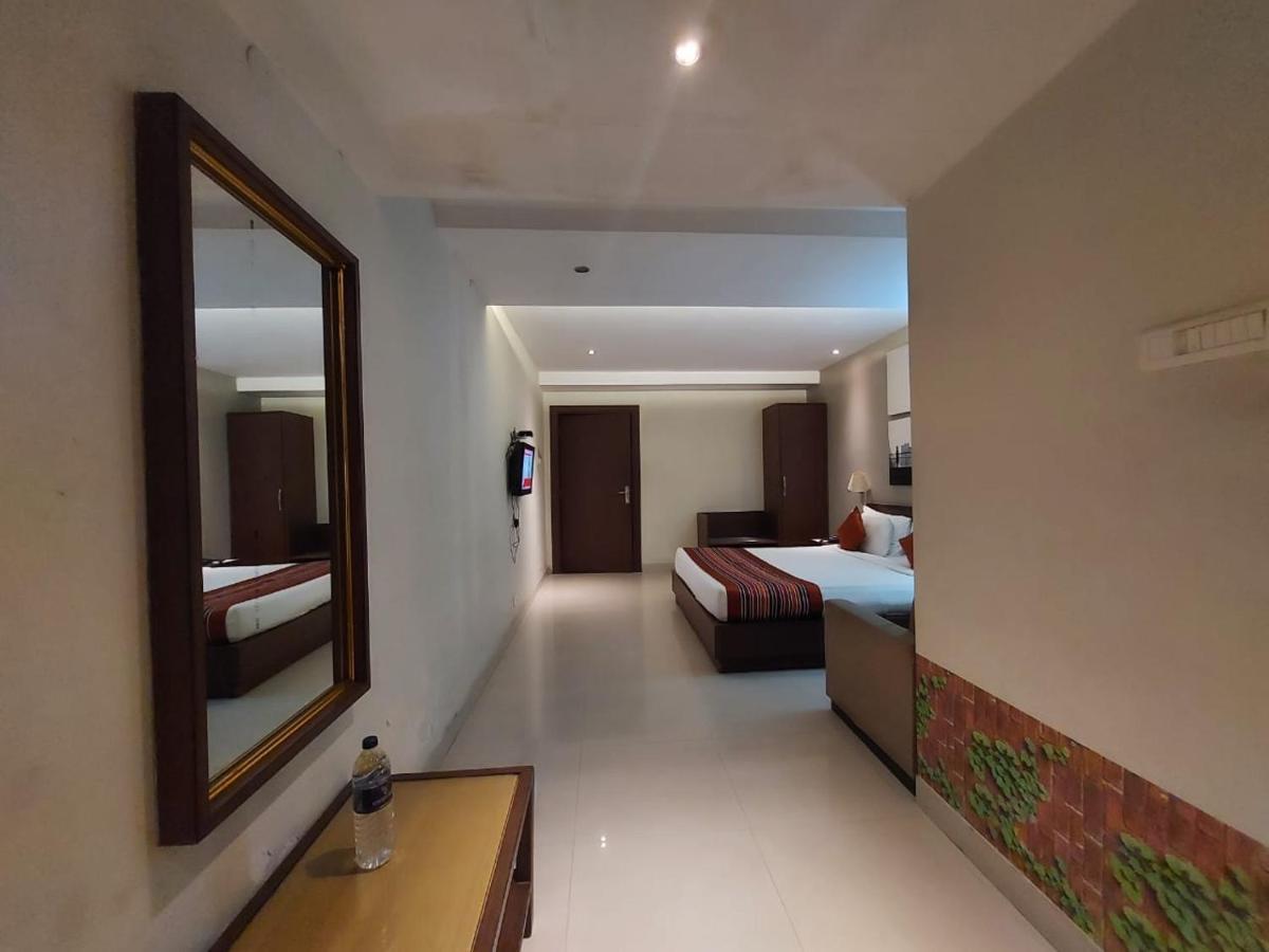 Orbit Hotel - Bagdogra ภายนอก รูปภาพ