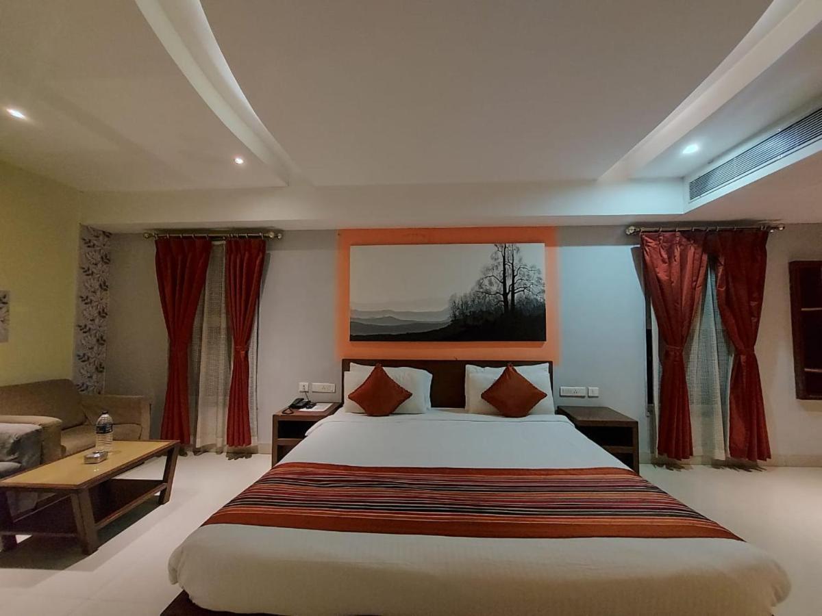 Orbit Hotel - Bagdogra ภายนอก รูปภาพ