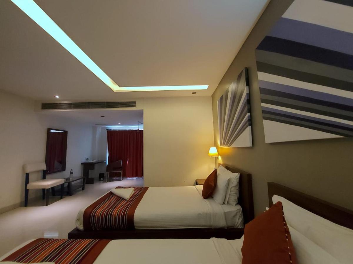 Orbit Hotel - Bagdogra ภายนอก รูปภาพ