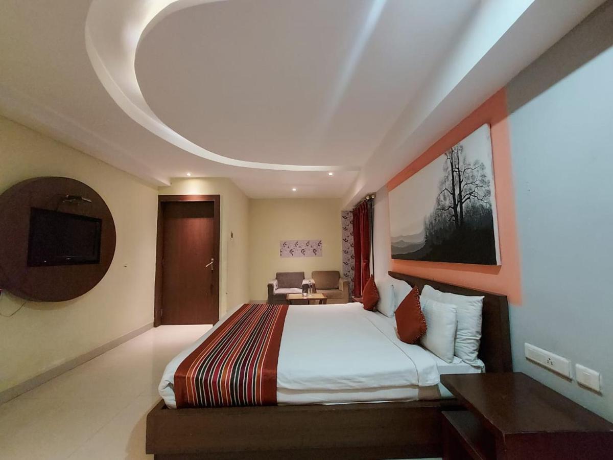 Orbit Hotel - Bagdogra ภายนอก รูปภาพ