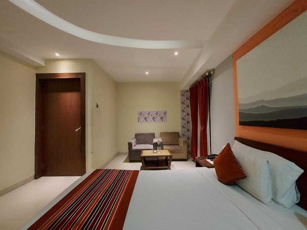 Orbit Hotel - Bagdogra ภายนอก รูปภาพ