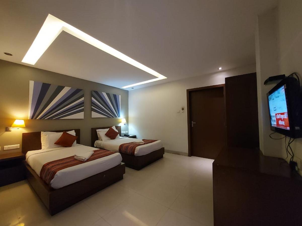 Orbit Hotel - Bagdogra ภายนอก รูปภาพ