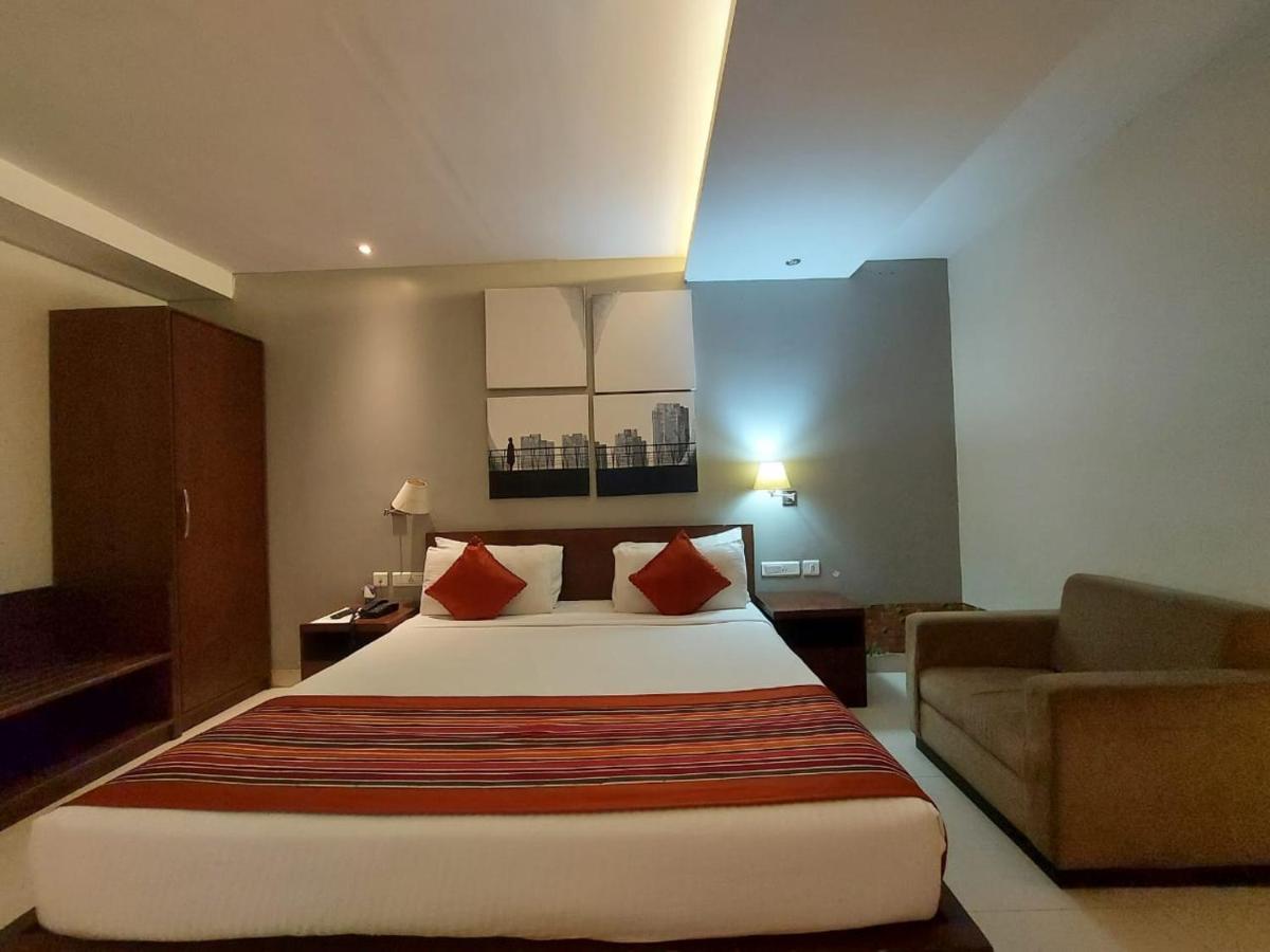Orbit Hotel - Bagdogra ภายนอก รูปภาพ