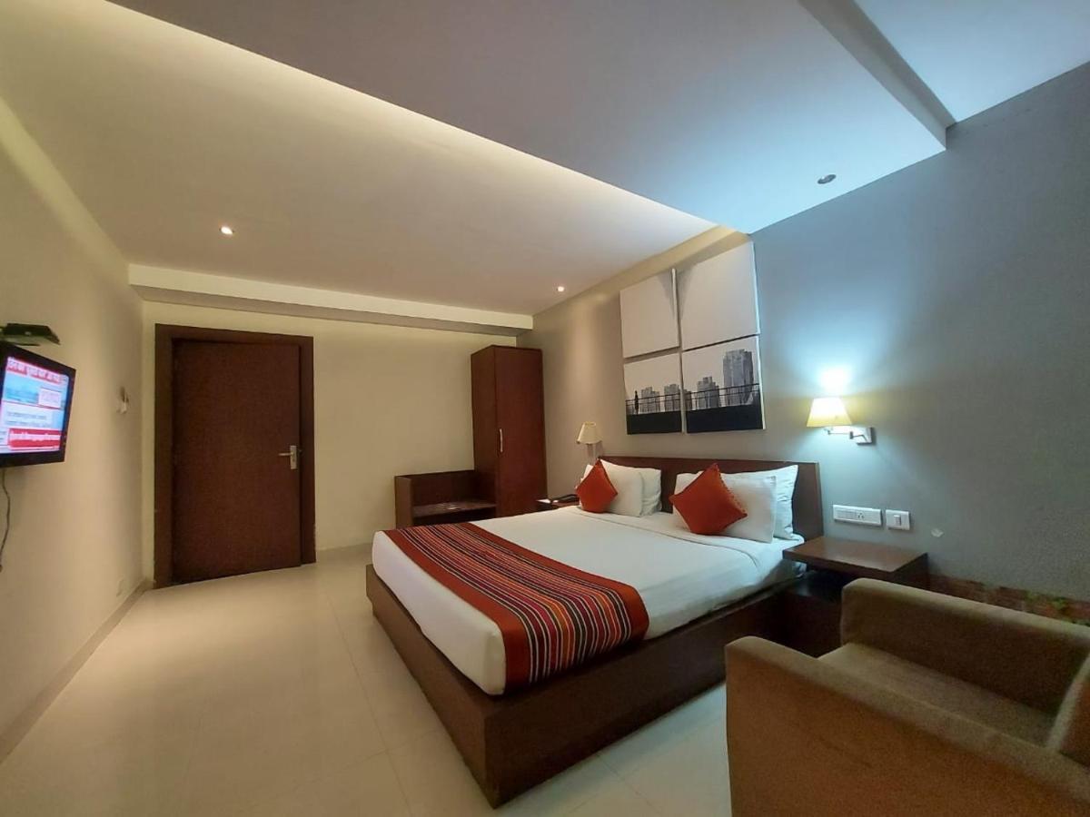 Orbit Hotel - Bagdogra ภายนอก รูปภาพ